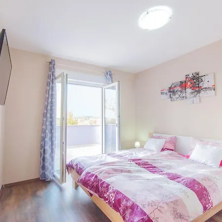 Holiday home Besondere Privatvilla Mit Eigenem Pool Und Spielplatz