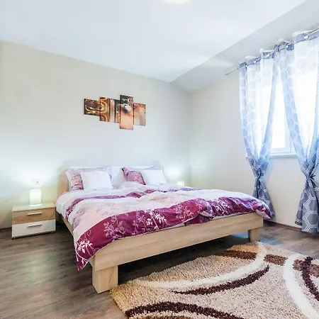 Holiday home Besondere Privatvilla Mit Eigenem Pool Und Spielplatz