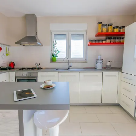 Besondere Privatvilla Mit Eigenem Pool Und Spielplatz Holiday home