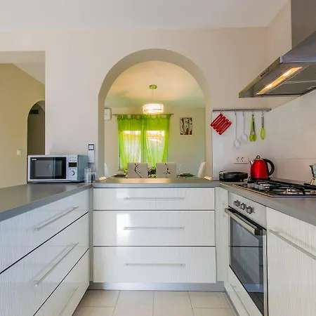 Besondere Privatvilla Mit Eigenem Pool Und Spielplatz Holiday home *